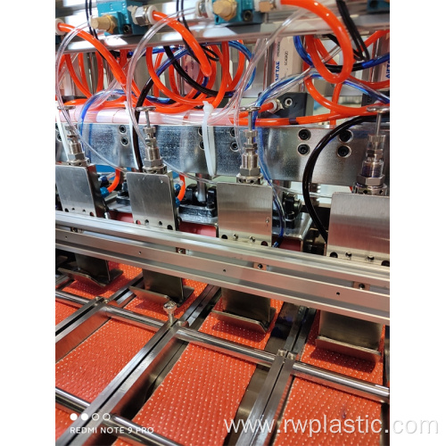 Automatic webbing cutting machine